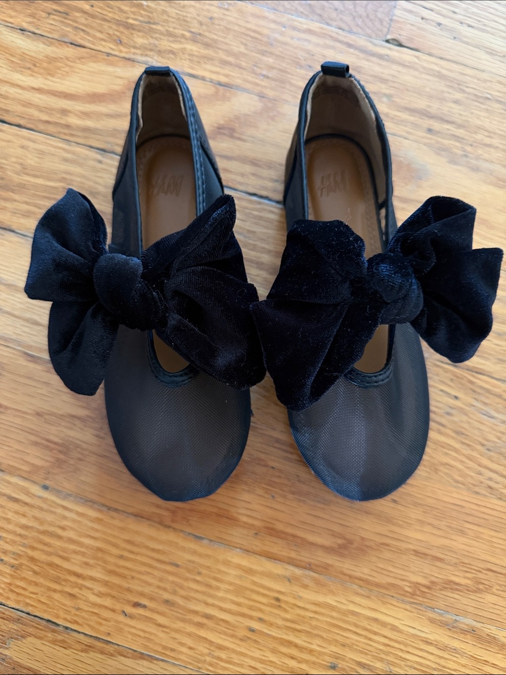 H&M Black Velvet Bow Girls Dress Flats